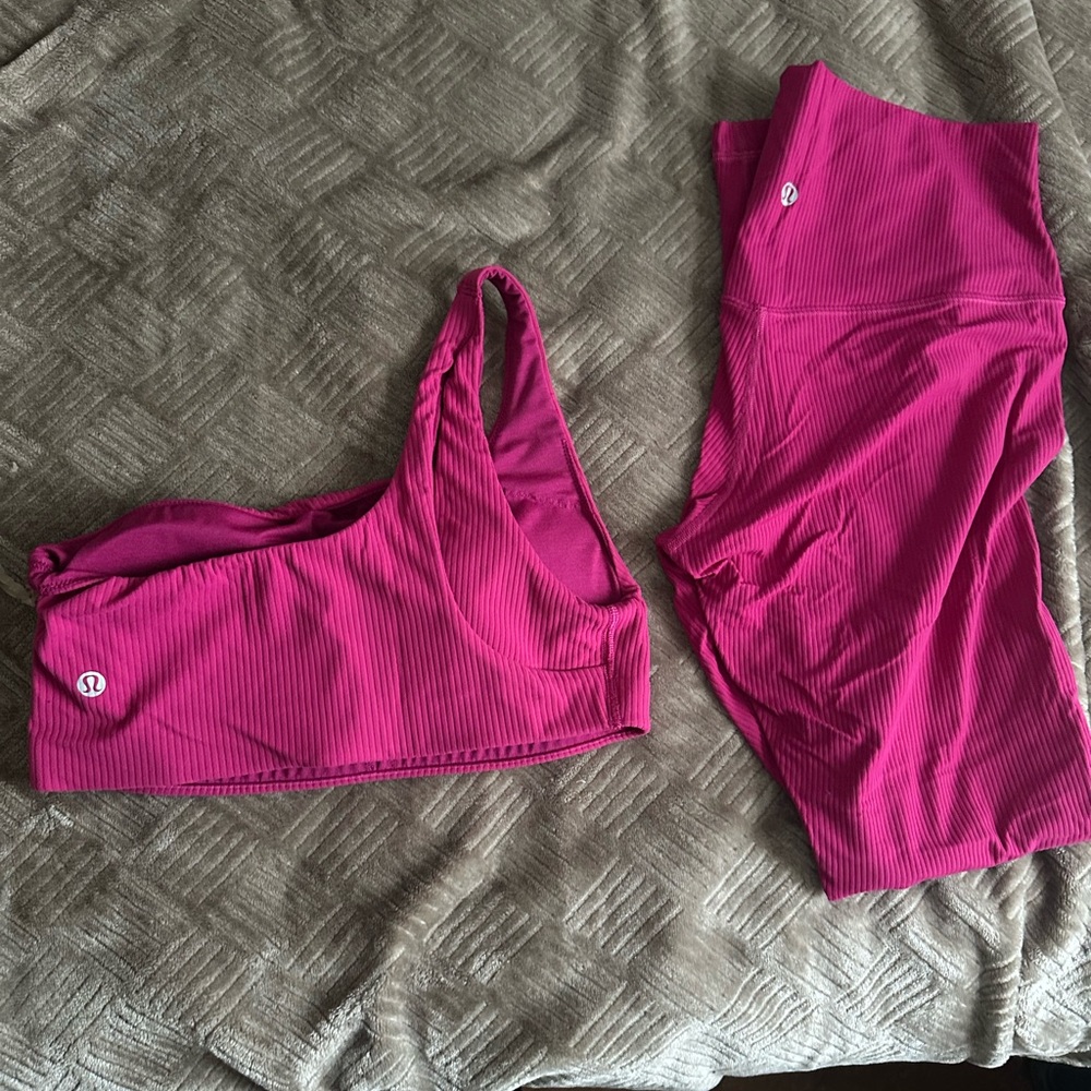🖤Lululemon Athletica Magenta Apparel Set 🖤 - Picture 1 of 3